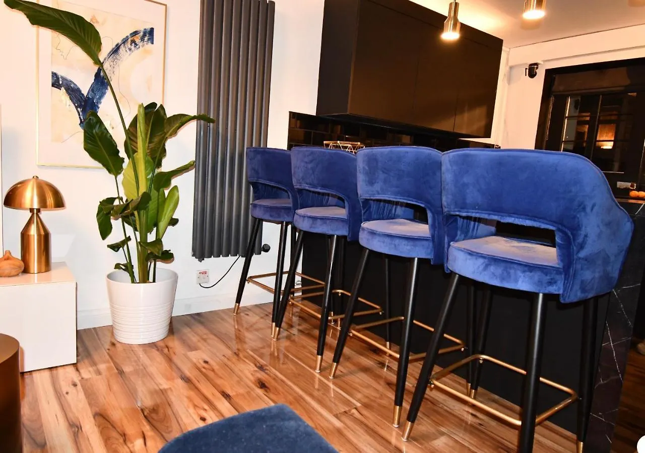Apartment Stunning 2 Bed Apartment, In The Heart Of Exeter!