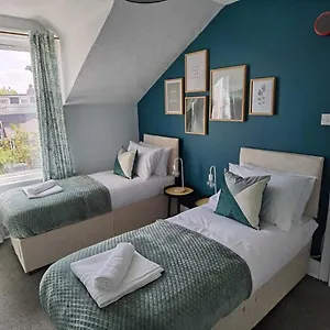 Apartment Raleigh Ff&tf - 1 Bed Georgian Flat In The Centre Of Exeter, Free Parking With Wifi, Exeter